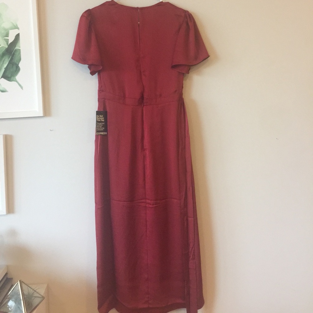 Express silky plunge front wrap dress - Picture 4 of 5