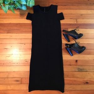 TOPSHOP BLACK COLD SHOULDER SWEATER DRESS!!!🌻