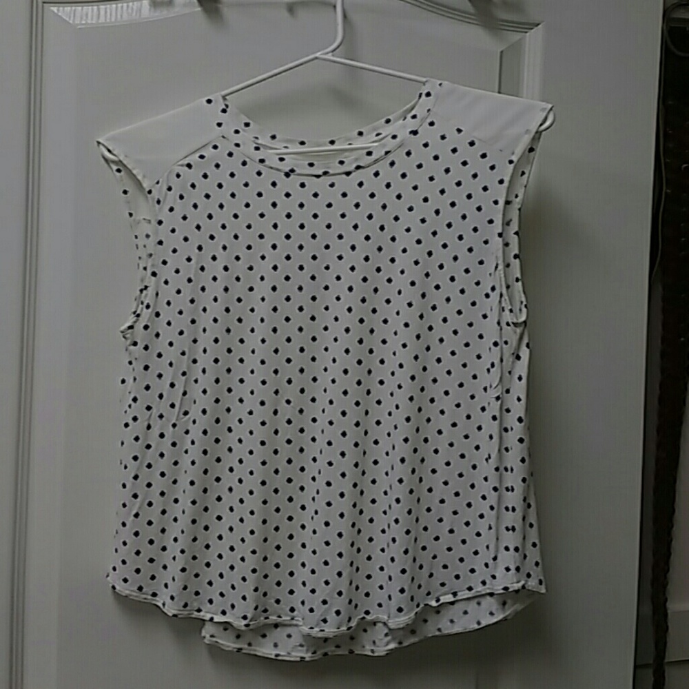 Sleeveless blouse