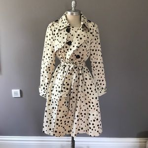 Stylish polka dot trench coat! Super cute!