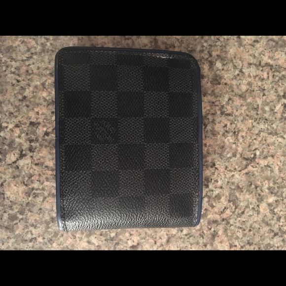 Louis Vuitton Wallet - Picture 4 of 6