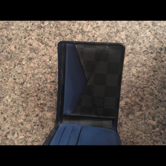 Louis Vuitton Wallet - Picture 5 of 6