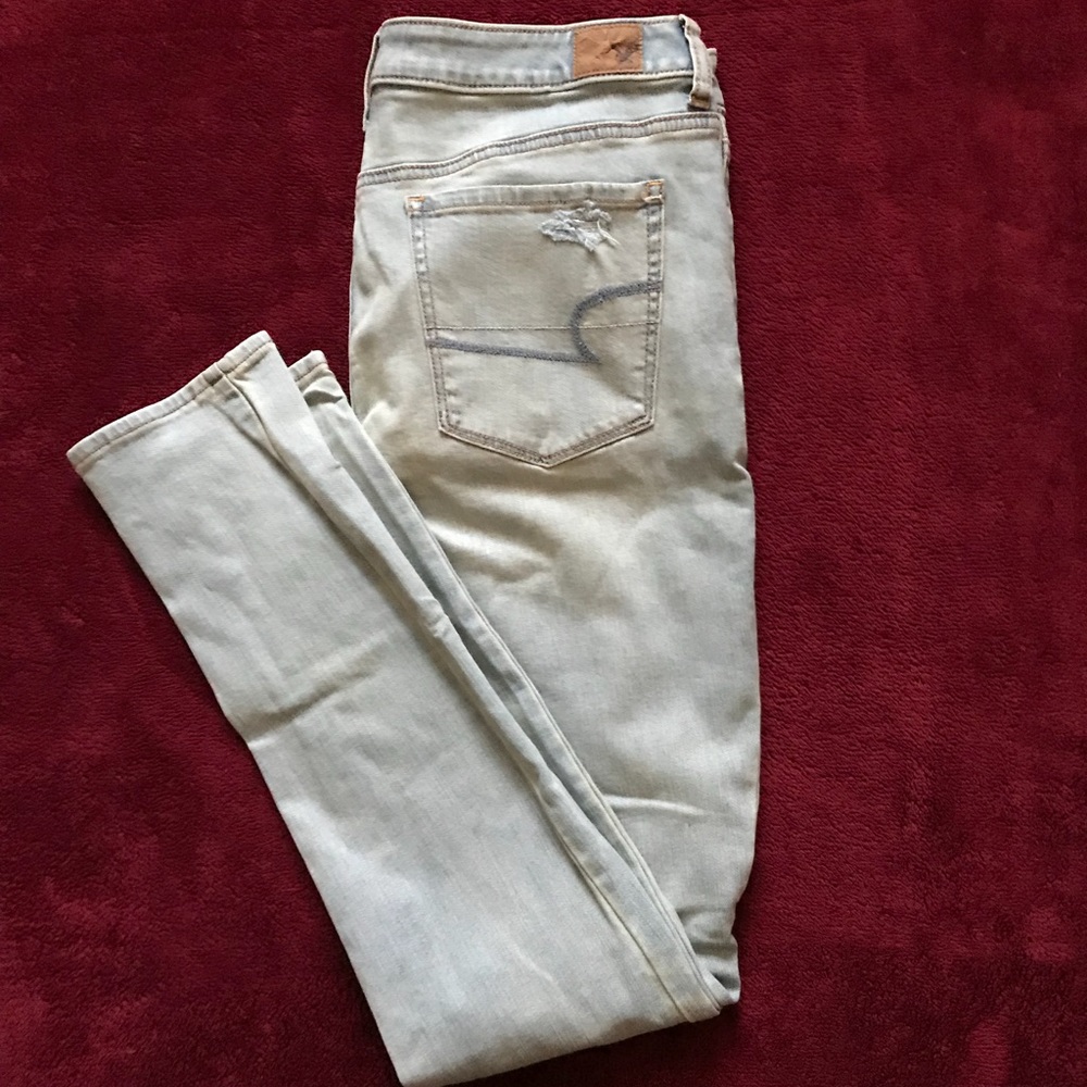 Light wash distressed American eagle jeans