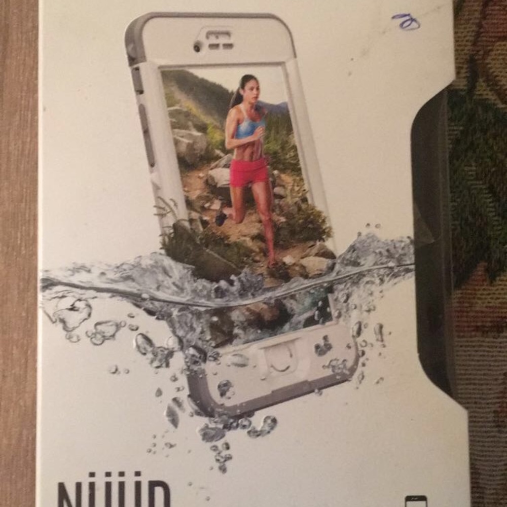 Nüüd Life Proof Case