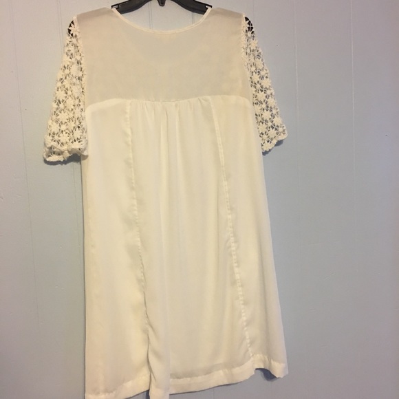 White floral dress - Picture 3 of 4