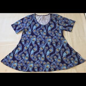 LuLaRoe Feather Top!