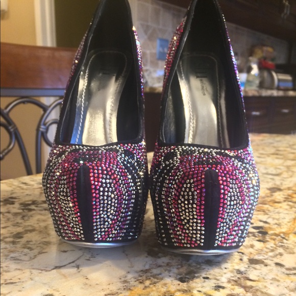 Heels! 👠 - Picture 3 of 8