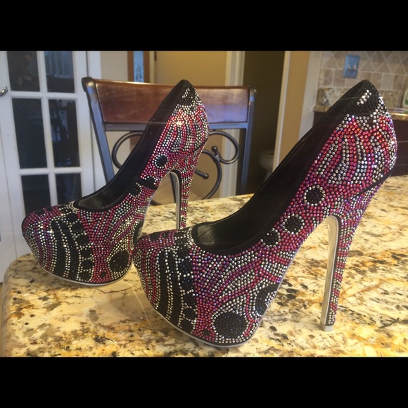 Heels! 👠 - Picture 4 of 8