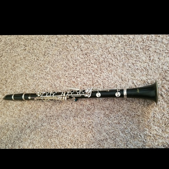 2009 "Accent" clarinet w/music stand - Picture 3 of 6