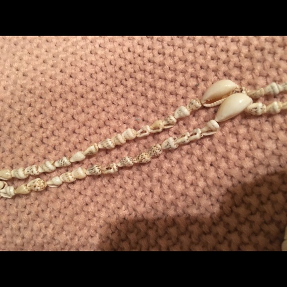 Vintage shell necklaces!!! (Must buy all three) - Picture 4 of 7