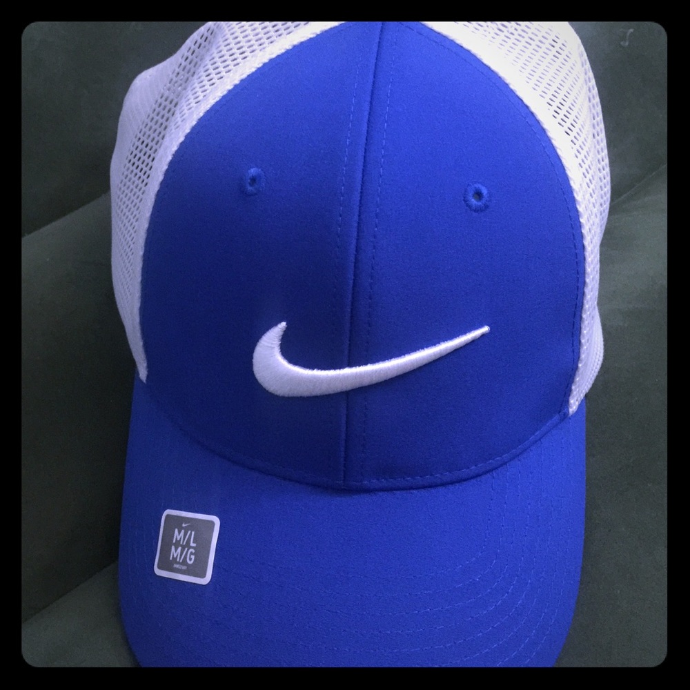 nike mesh hat trucker close cap medium/large size
