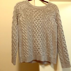 Cable knit sweater size M