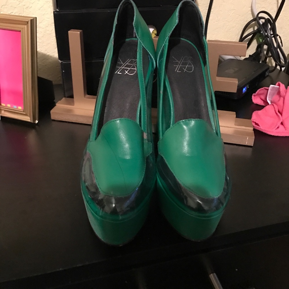 YES Brand Green Shoe