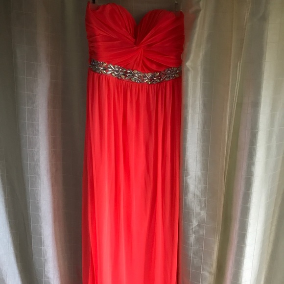 Dress - Picture 1 of 2