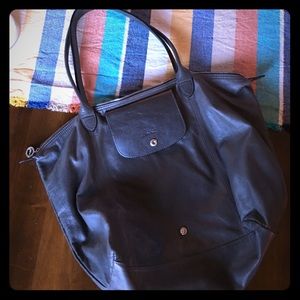 Authentic Longchamp Purse. Excellent condition!!