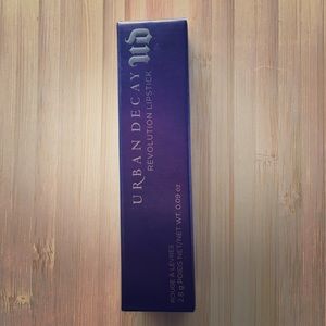 Urban Decay Revolution Lipstick in Venom