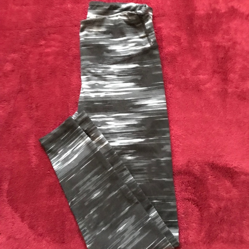 Patterned old navy athletic leggings