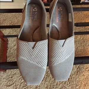 Grey printed Bobs