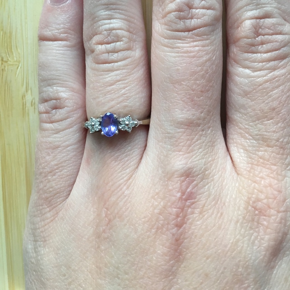 Tanzanite and diamond ring. Size 5