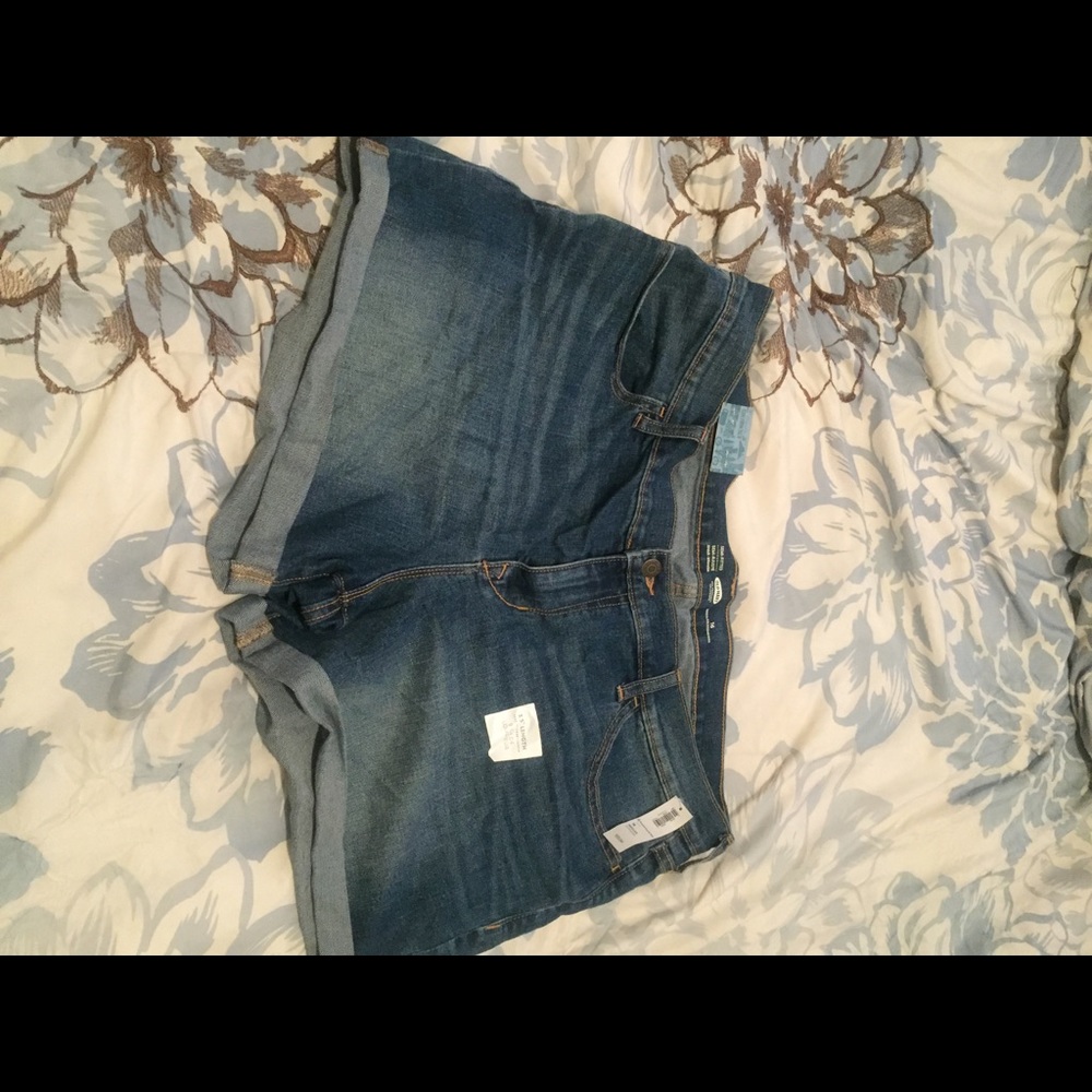 Old navy size 16 shorts NWT