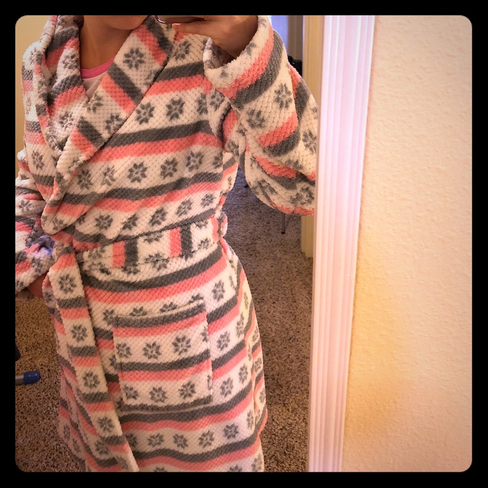 Jessica Simpson Bathrobe