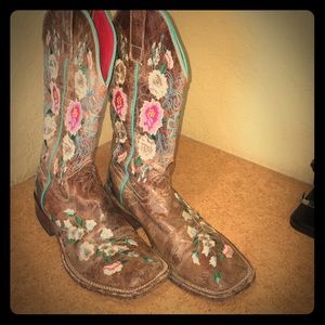 Macie Bean floral cowboy boots