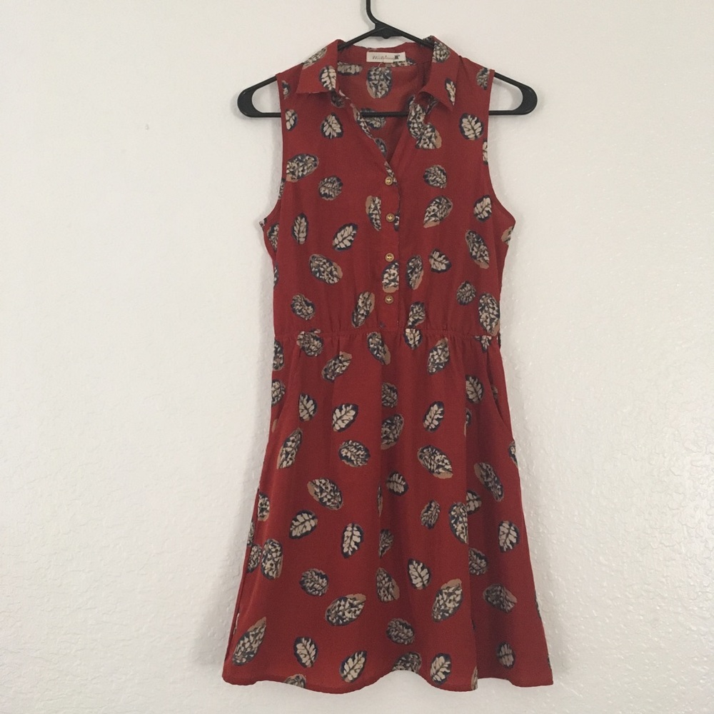 Leaf pattern dress