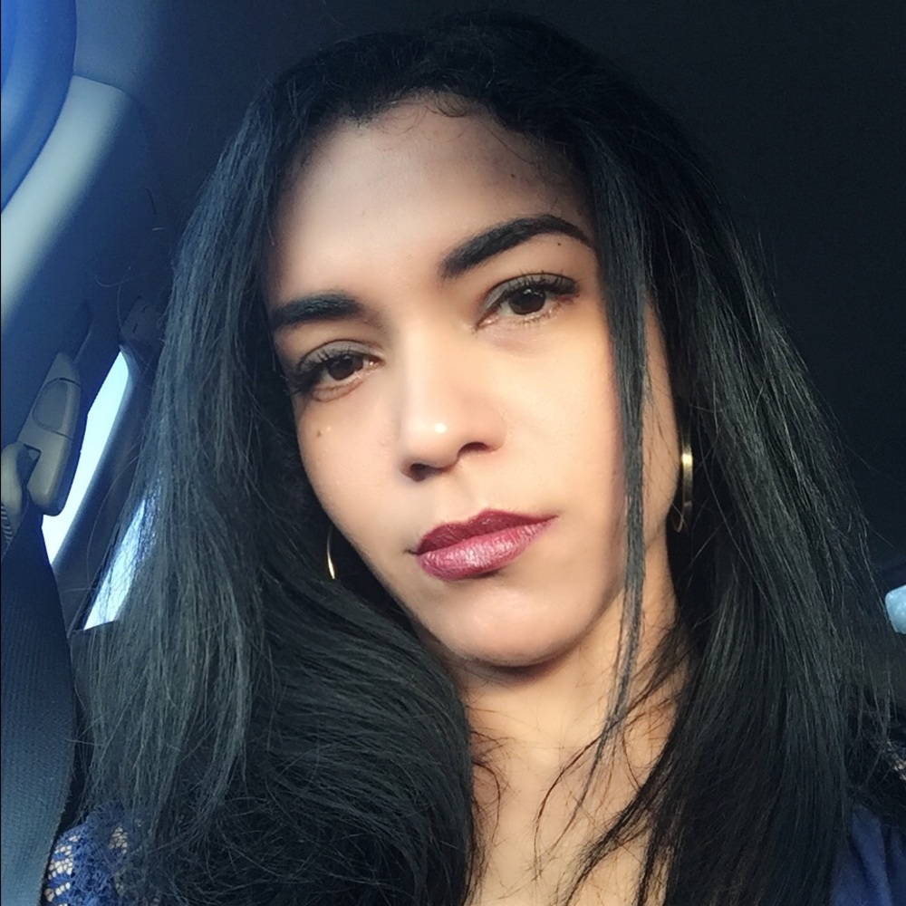 Meet your Posher, Angela