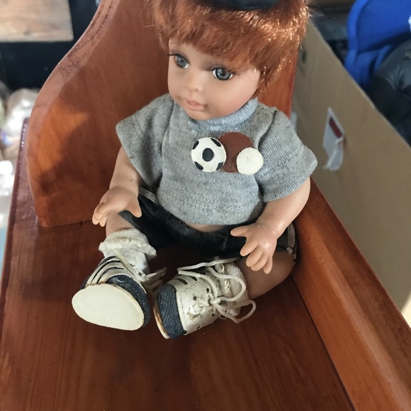 Porcelain doll - Picture 3 of 3