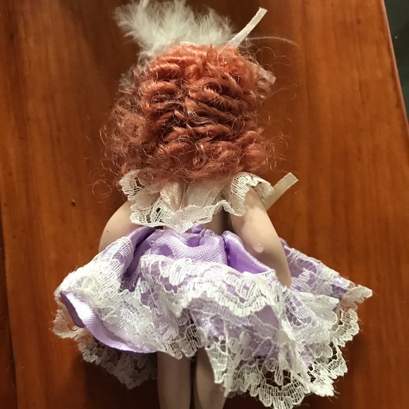 Porcelain doll - Picture 2 of 2