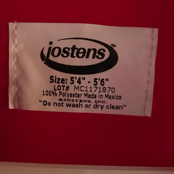 Graduation gown - Picture 2 of 2