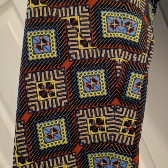 LulaRoe Randy (L) - Picture 5 of 5