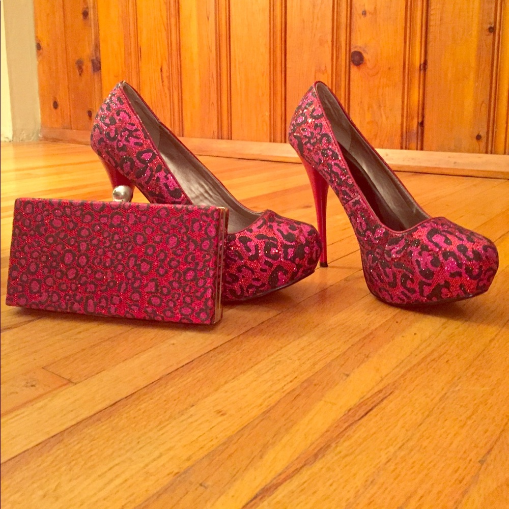 🎉SALE Leopard heels with matching clutch