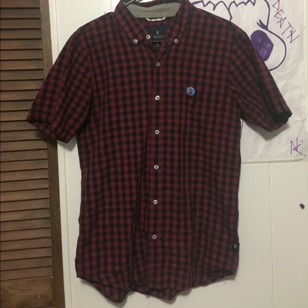 Roark s/s button up. Red and black