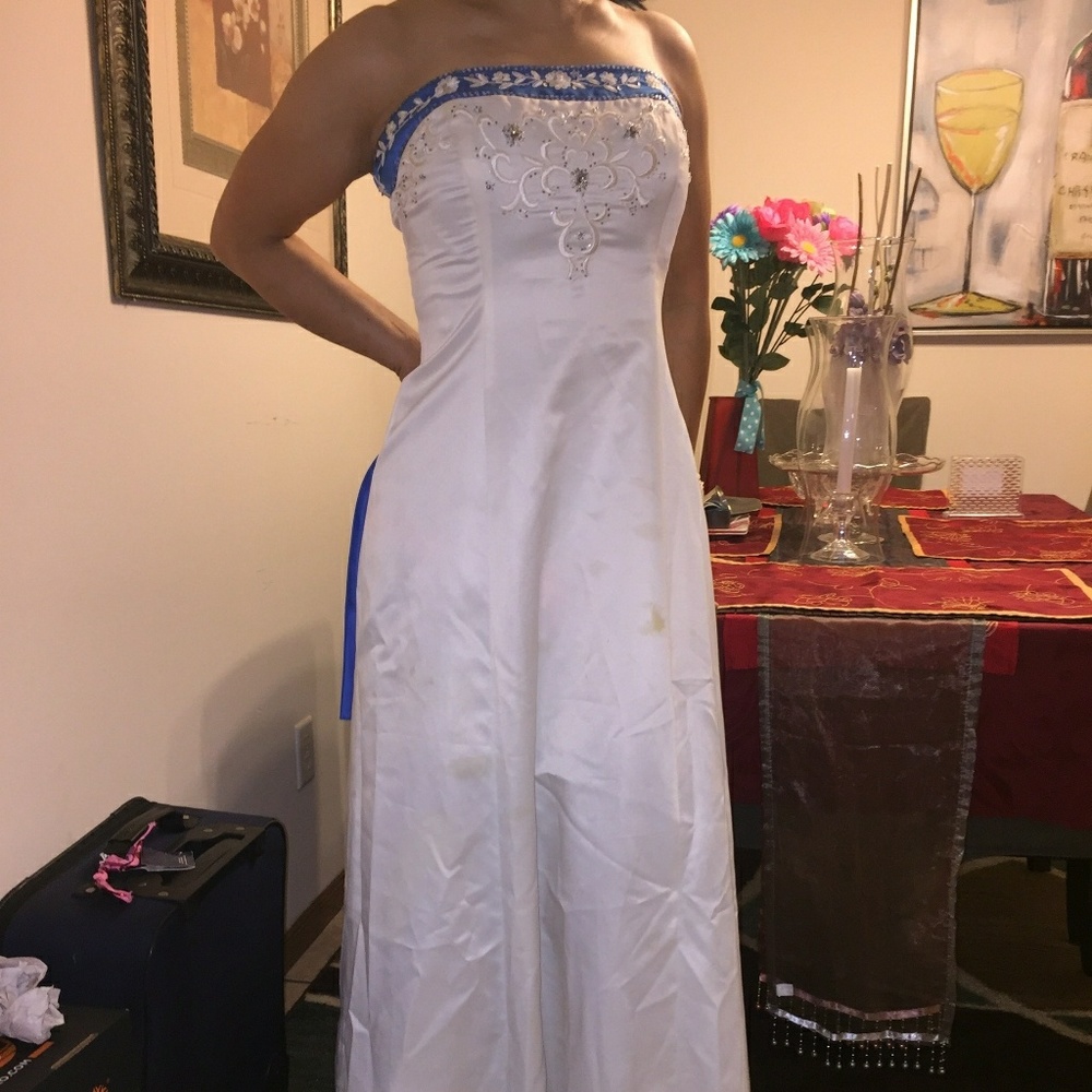 Strap less dress
