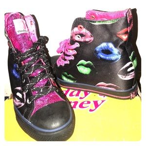 ✨Like- new 💋💋Daddy$ Money” Shoes by Sketchers! ✨