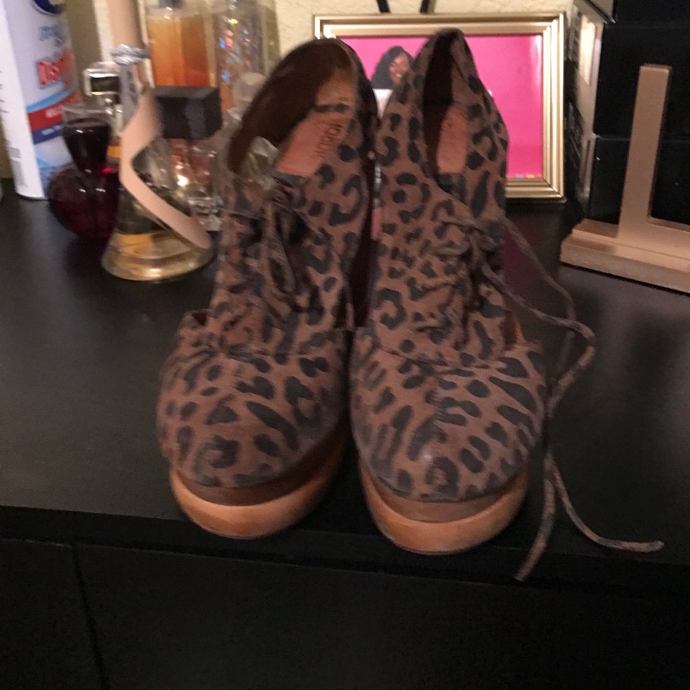 Jeffrey Campbell