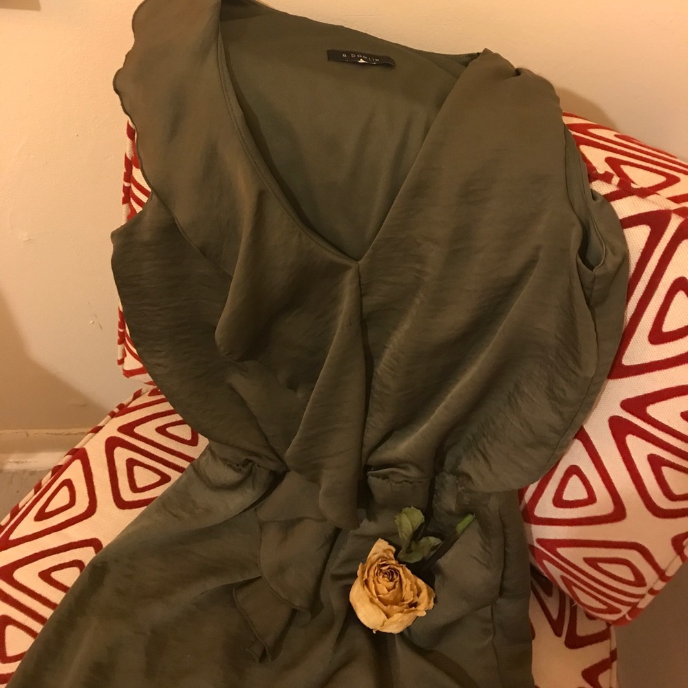 Dress - Picture 3 of 4