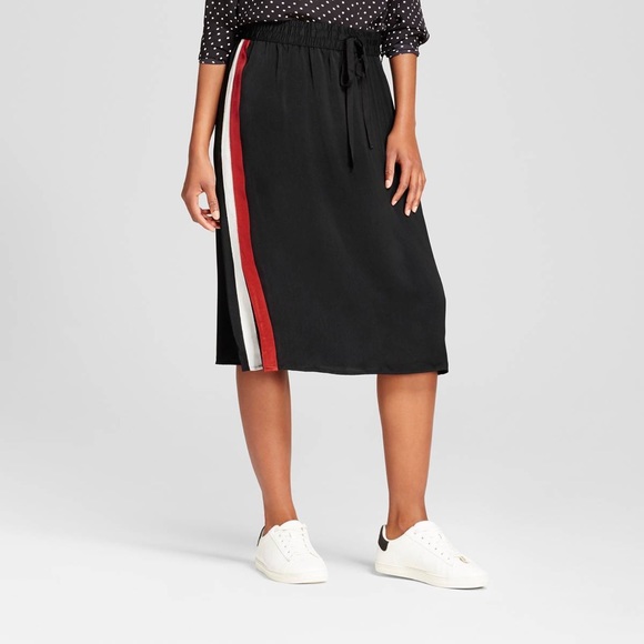 Who What Wear Dresses & Skirts - 🎉HP Who What Wear Silky Track Skirt
