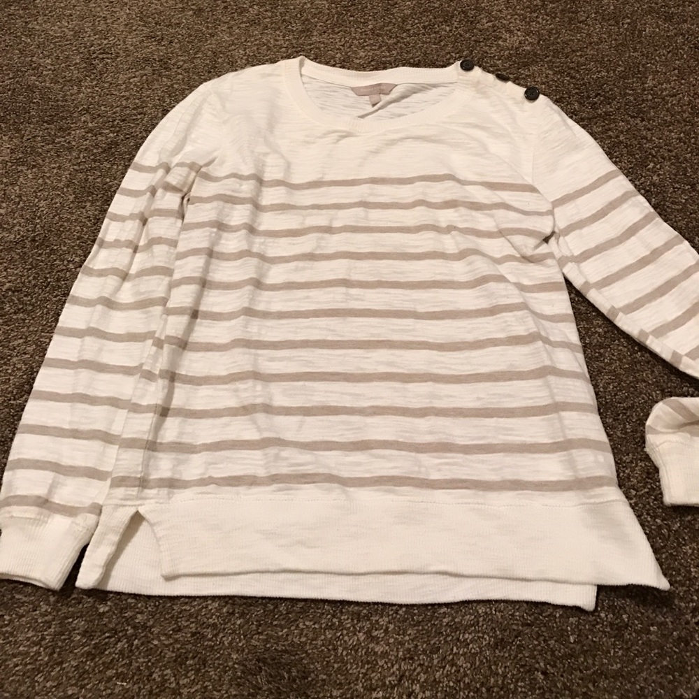 Light weight sweater
