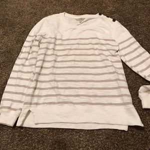 Light weight sweater