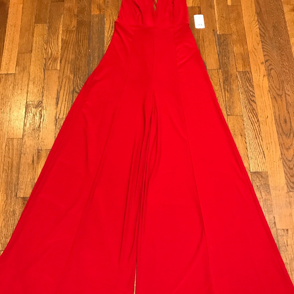 Jumpsuit beautiful fit, clingy fabric. - Picture 7 of 7