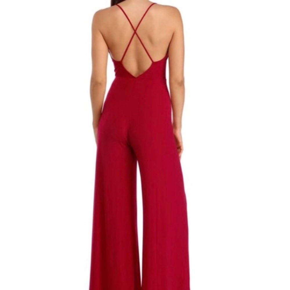 Jumpsuit beautiful fit, clingy fabric. - Picture 2 of 7