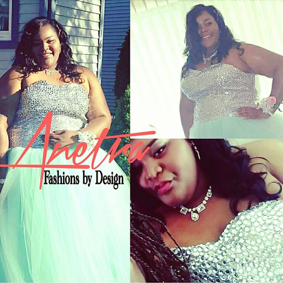 Mint colored bling "Custom Made" prom dress - Picture 2 of 2