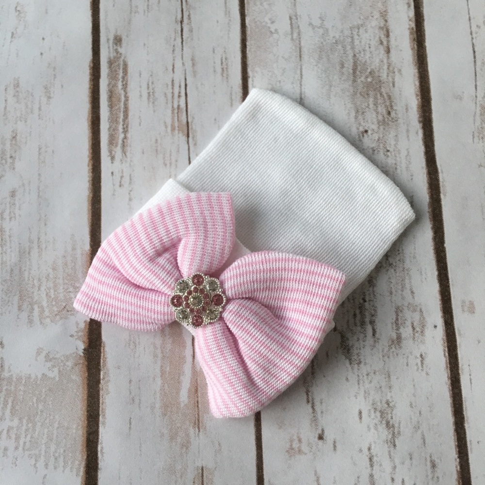 Beautiful newborn hospital knit hat