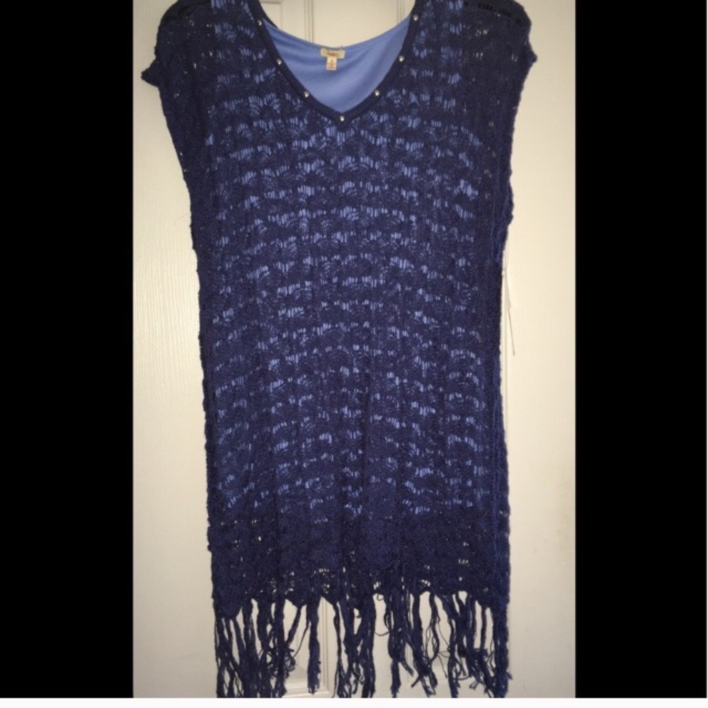Reba💙Small NWT💙crochet fringed top with tank💙🌻