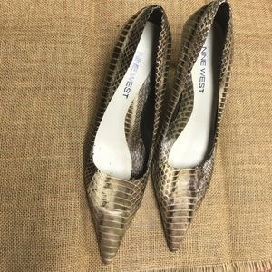 Python Nine West pumps size 6m