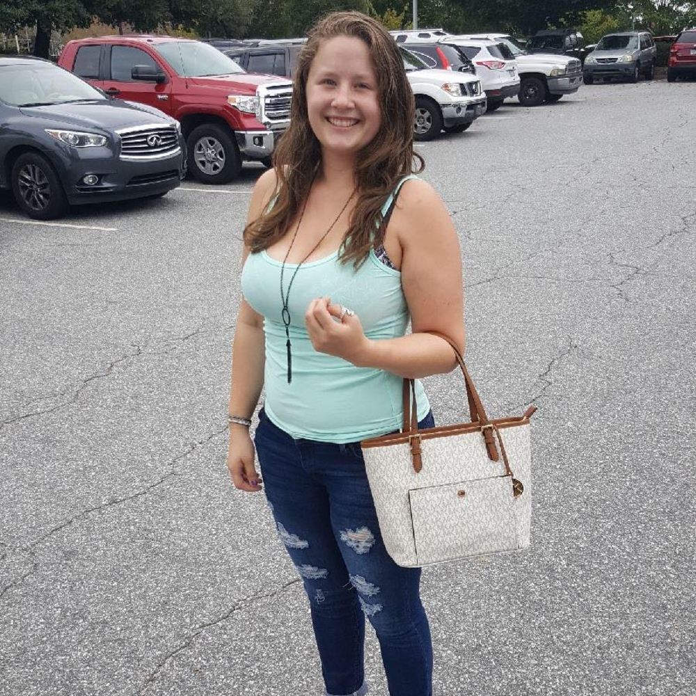 Meet your Posher, Jessica