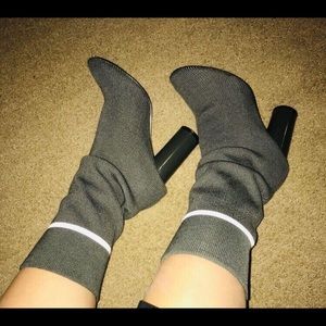 Públic Desire Booties (Yeezy camo green)