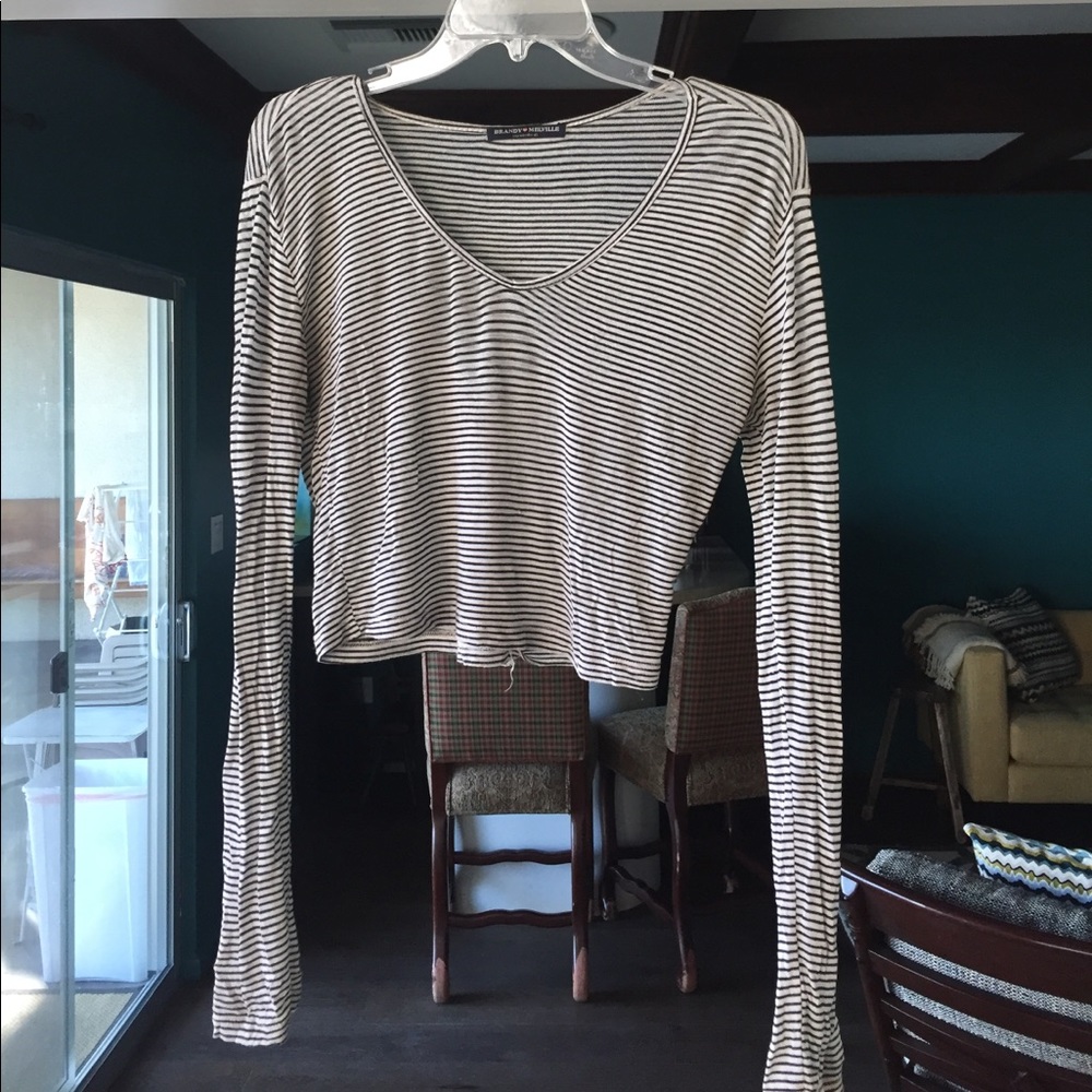 Crop top. Long sleeve